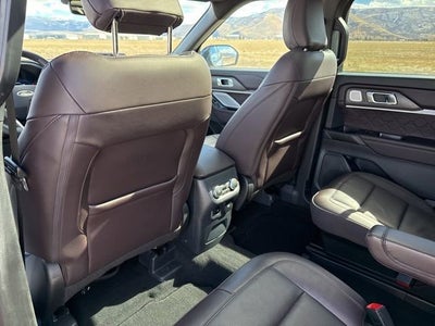 2025 Ford Explorer Platinum