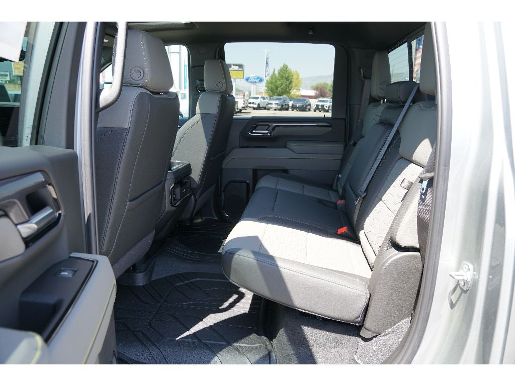 2026 Chevrolet Silverado 2500 HD ZR2 - Photo 12