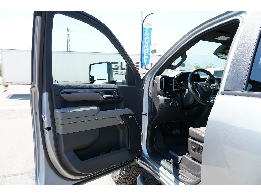 2026 Chevrolet Silverado 2500 HD ZR2 - Photo 6