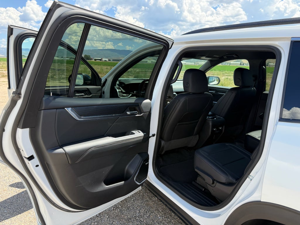 2024 GMC Acadia Elevation
