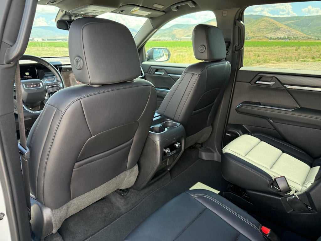 2024 GMC Acadia Elevation
