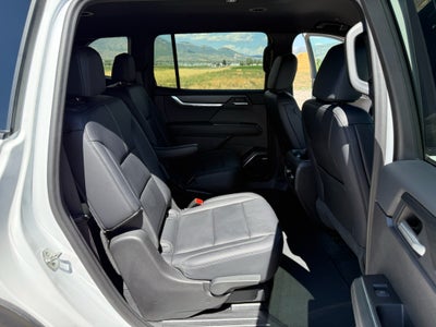 2024 GMC Acadia Elevation