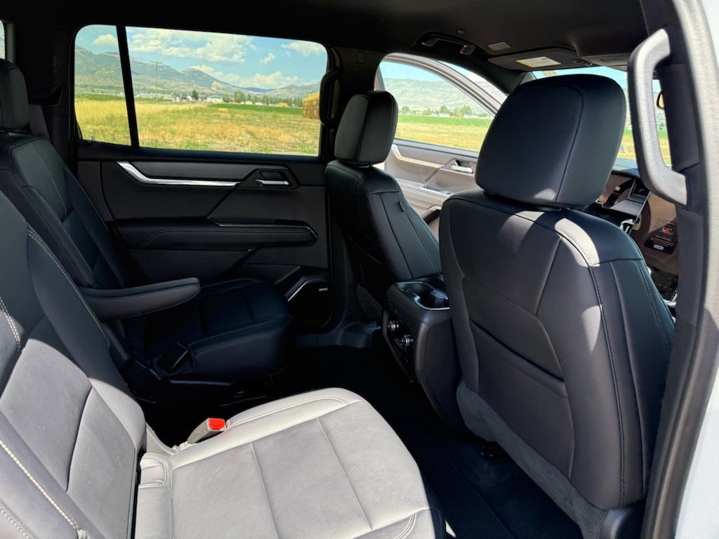2024 GMC Acadia Elevation
