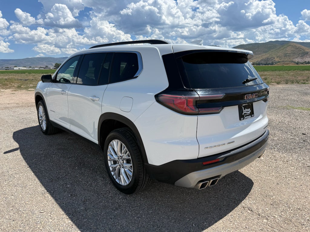 2024 GMC Acadia Elevation