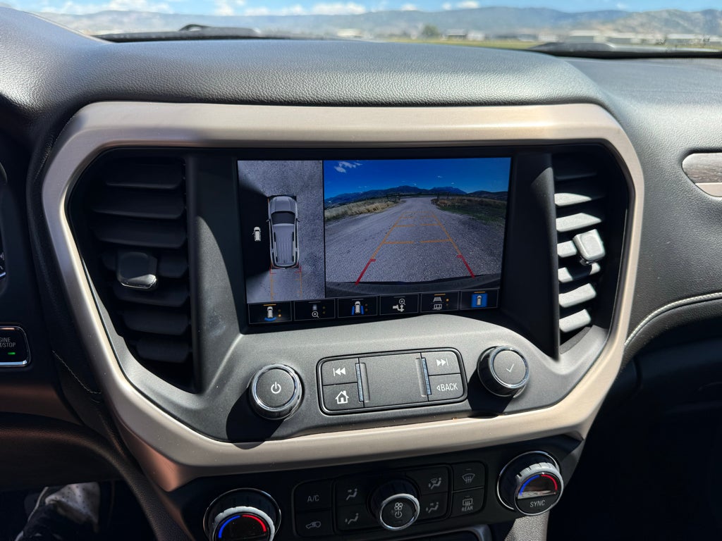 2023 GMC Acadia Denali