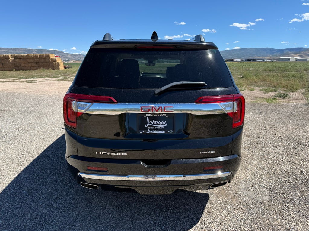 2023 GMC Acadia Denali