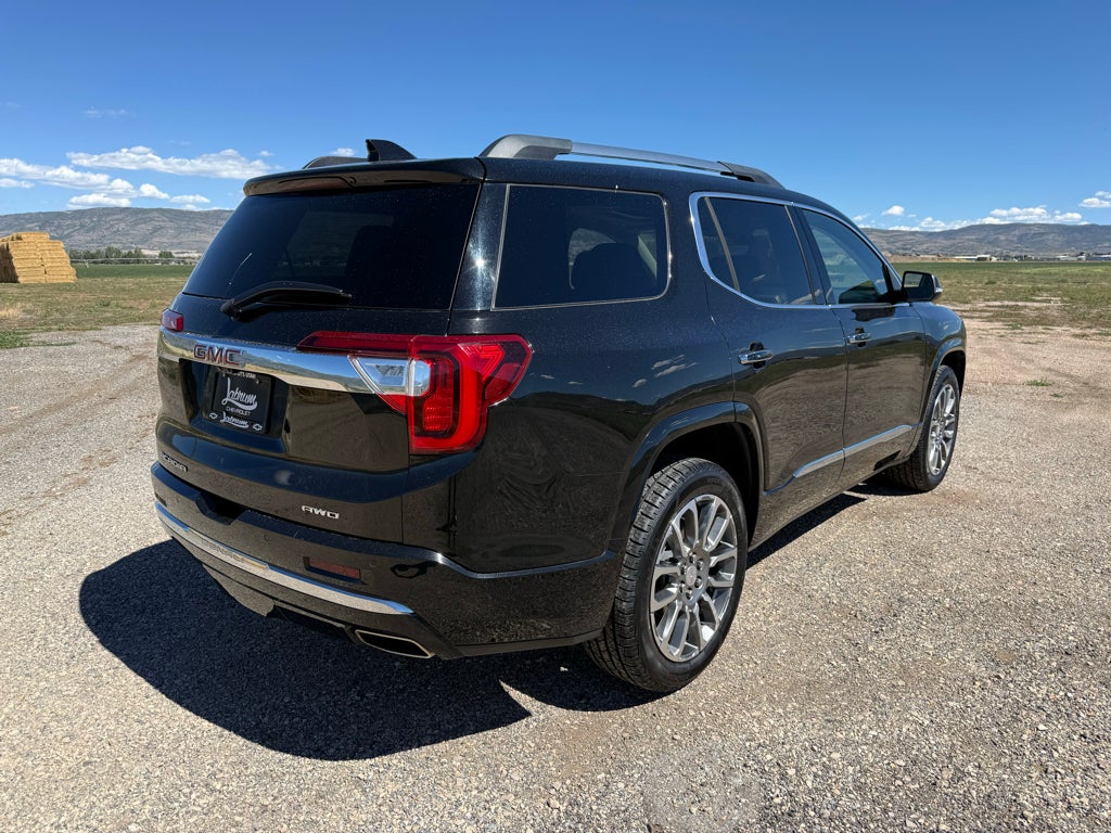 2023 GMC Acadia Denali