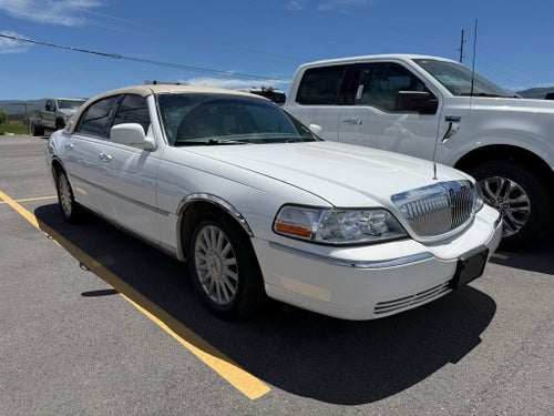 2004 Lincoln Town Car Signature