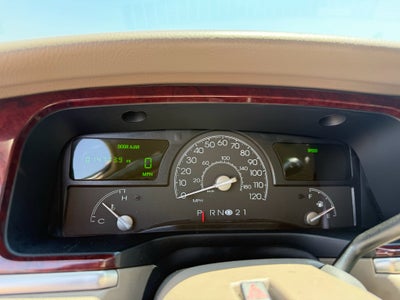 2004 Lincoln Town Car Signature