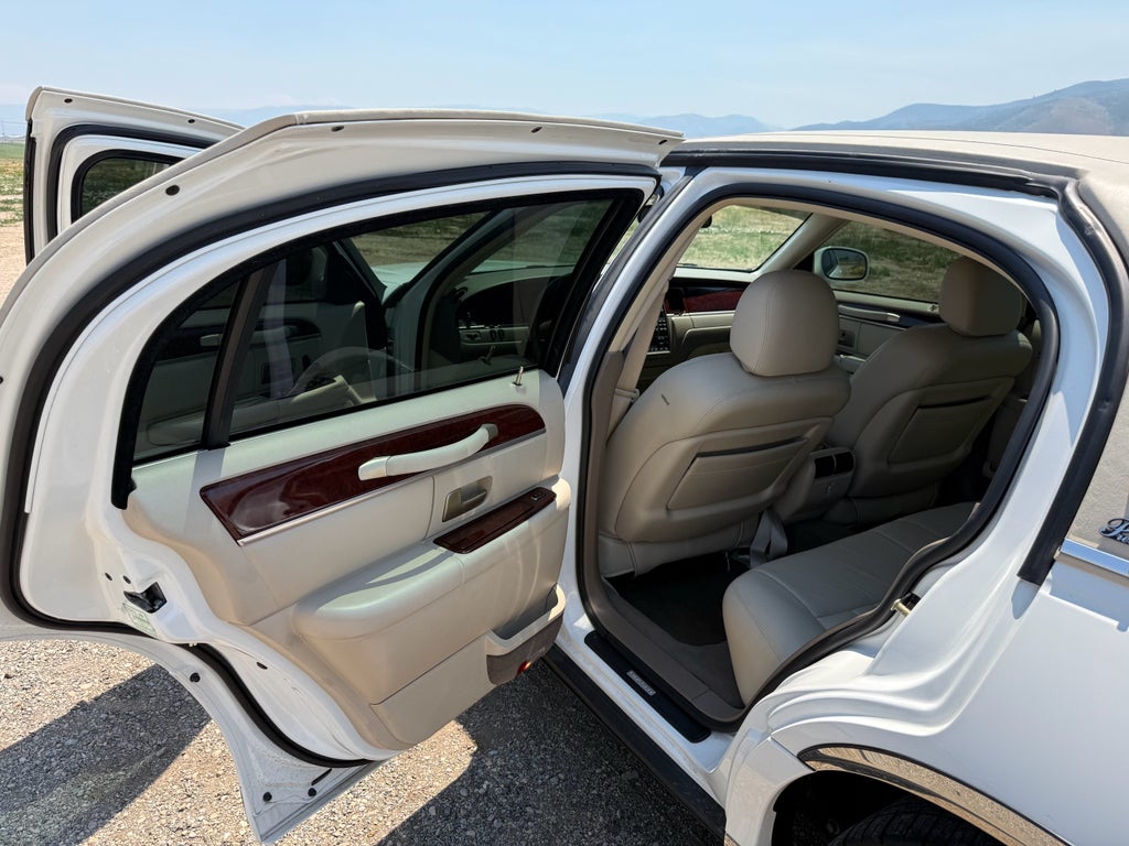 2004 Lincoln Town Car Signature