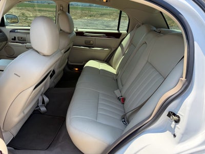 2004 Lincoln Town Car Signature