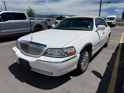 2004 Lincoln Town Car Signature