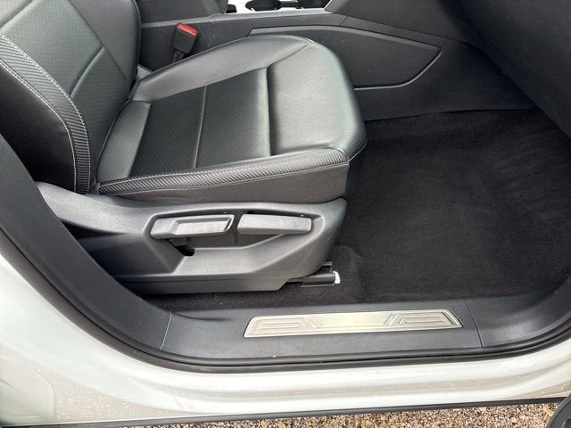 2022 Volkswagen Atlas Cross Sport 2.0T SE w/Technology