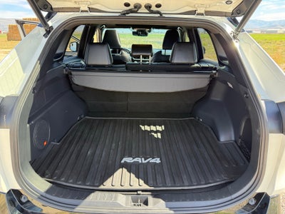 2020 Toyota RAV4 Hybrid XSE