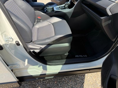 2020 Toyota RAV4 Hybrid XSE