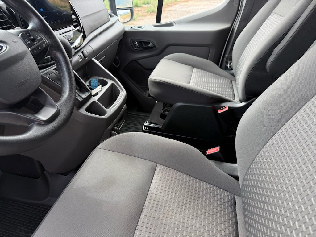 2024 Ford Transit Wagon XLT