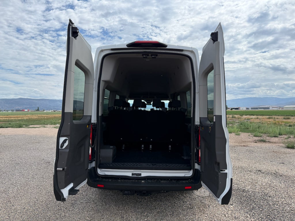 2024 Ford Transit Wagon XLT