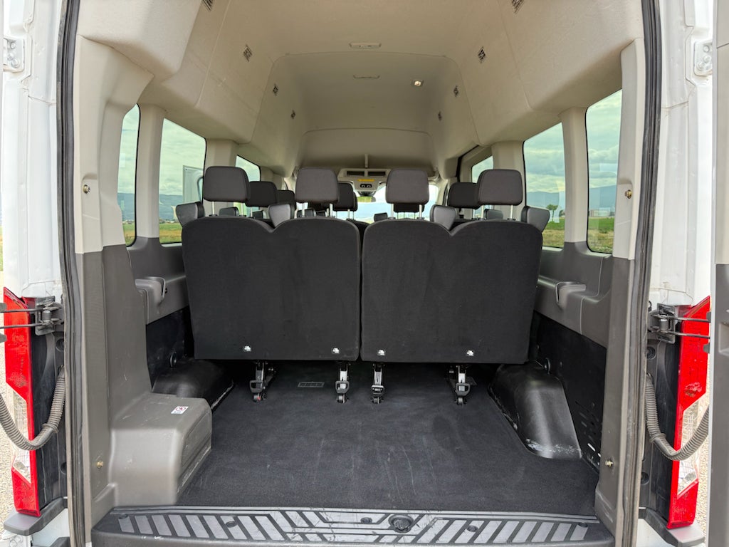 2024 Ford Transit Wagon XLT