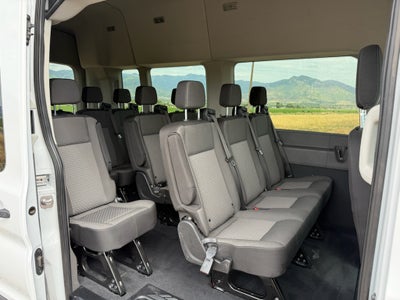2024 Ford Transit Wagon XLT