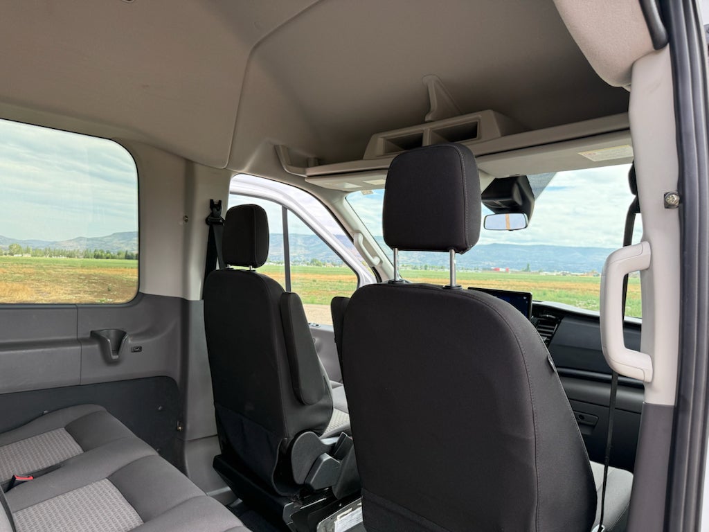 2024 Ford Transit Wagon XLT