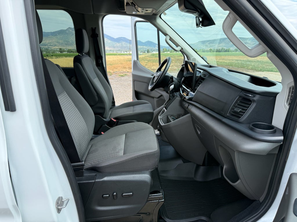 2024 Ford Transit Wagon XLT