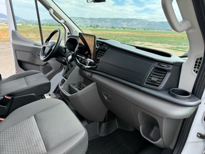 2024 Ford Transit Wagon XLT