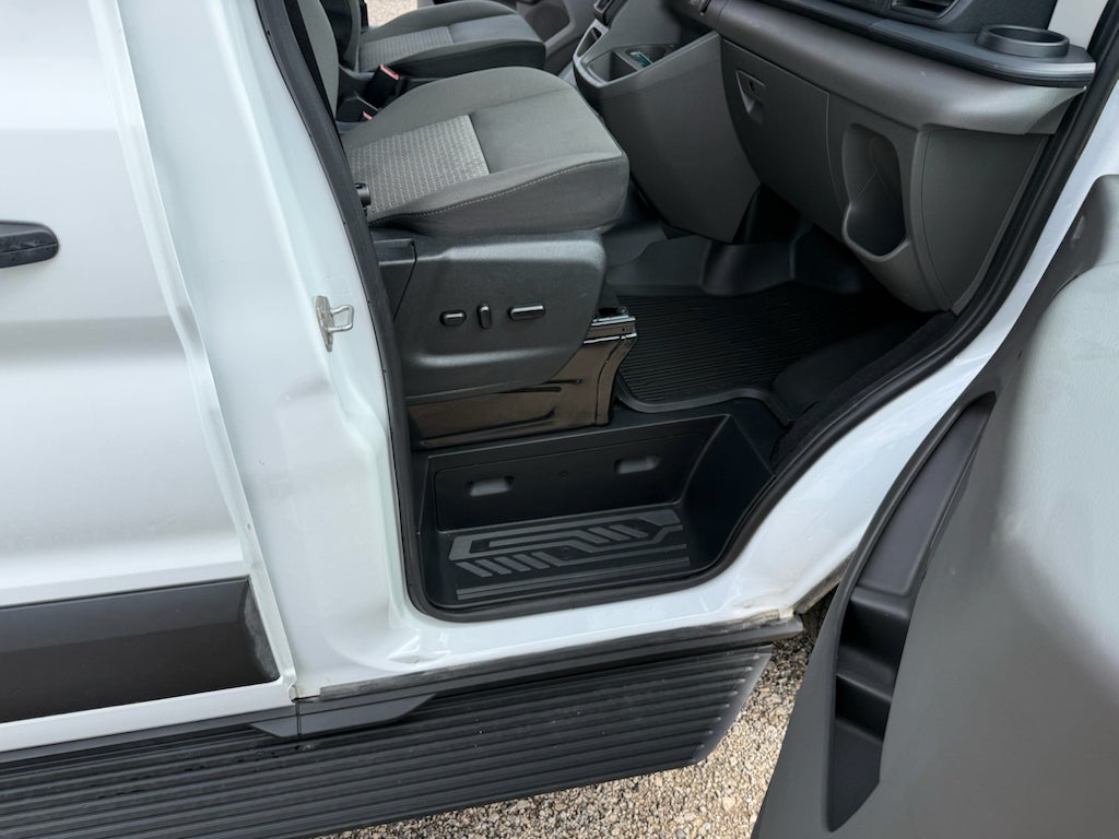 2024 Ford Transit Wagon XLT