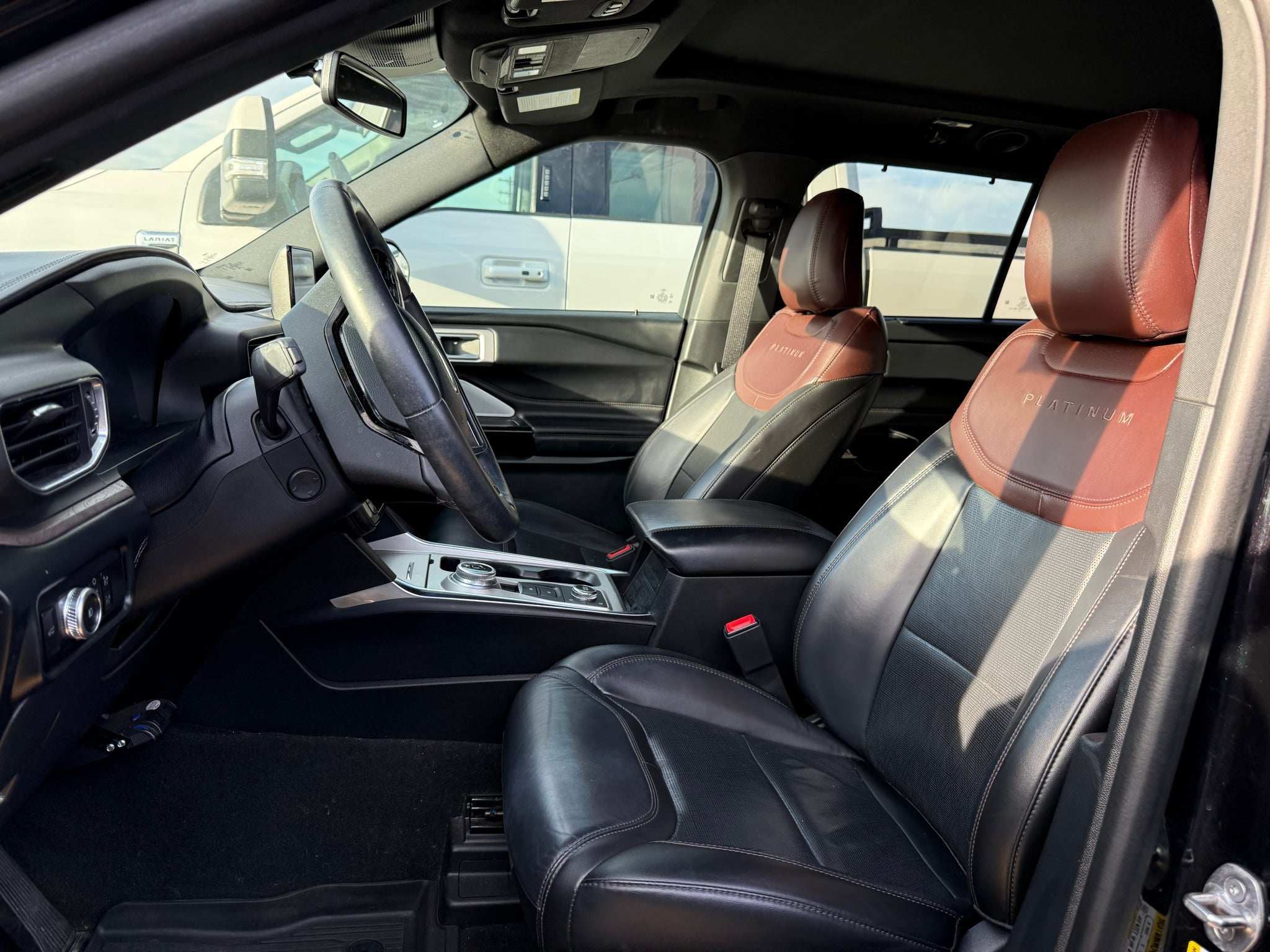 2023 Ford Explorer Platinum