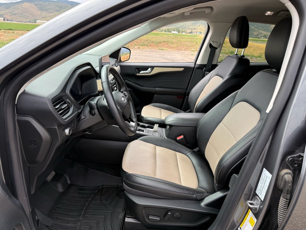 2022 Ford Escape Titanium