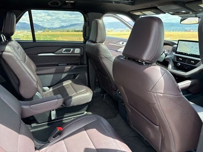 2025 Ford Explorer Platinum