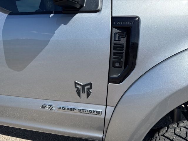 2022 Ford F-250SD Lariat