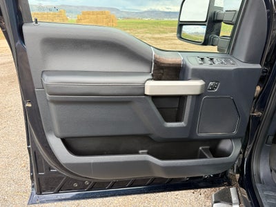 2022 Ford F-350 LARIAT