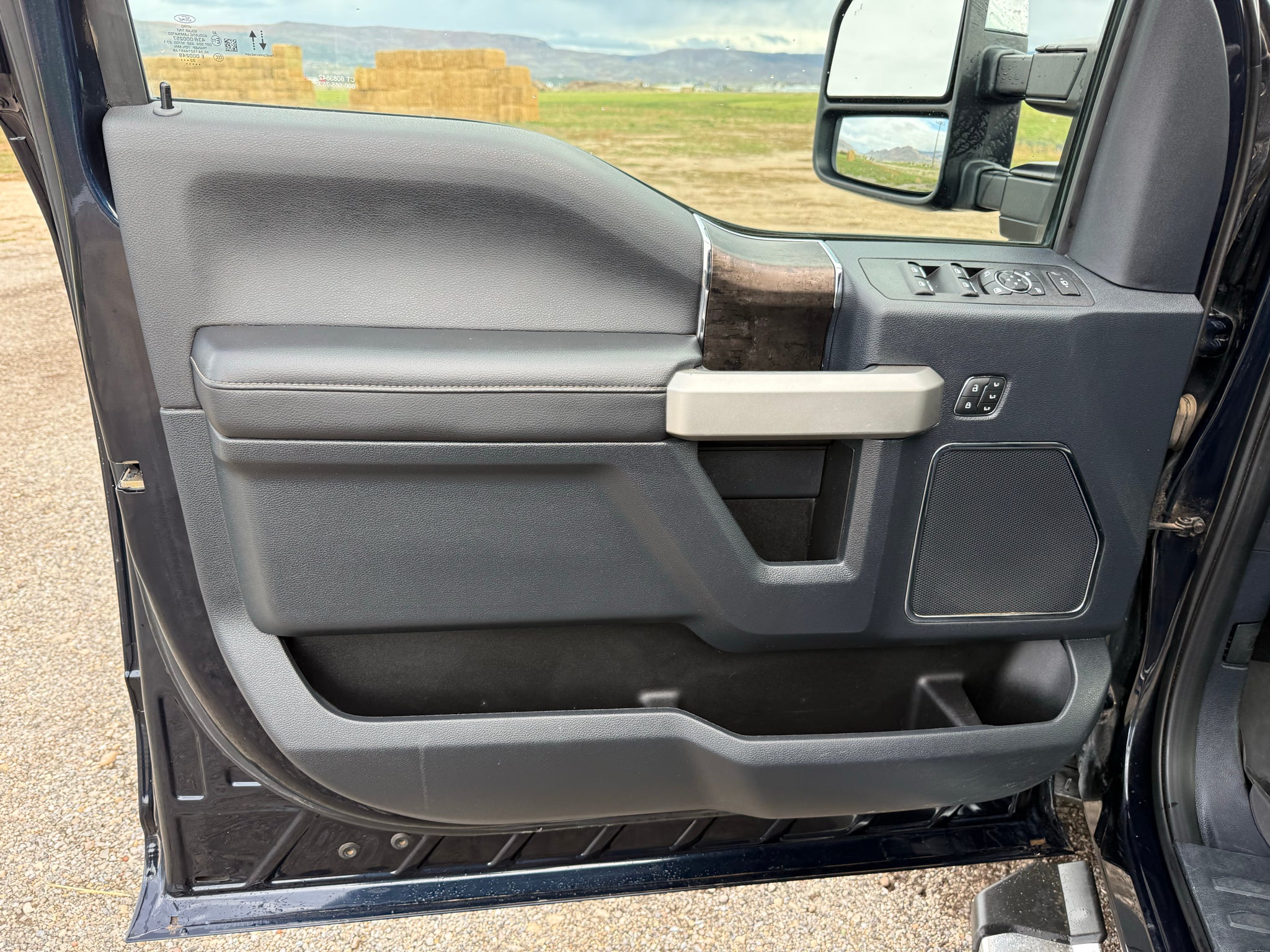 2022 Ford F-350 LARIAT