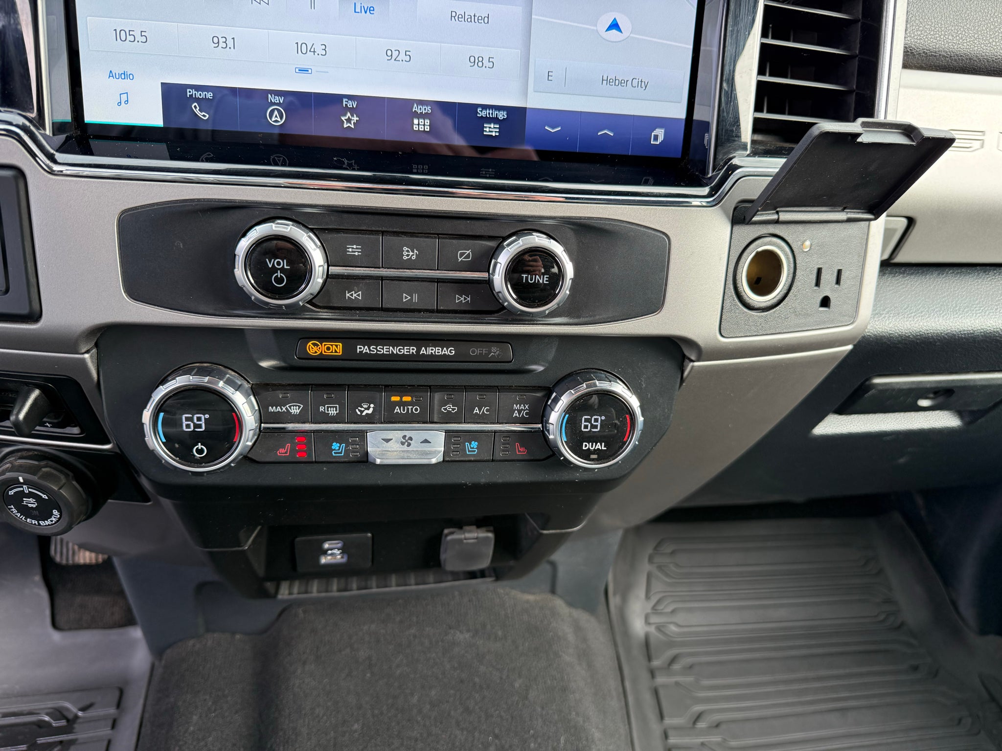 2022 Ford F-350 LARIAT