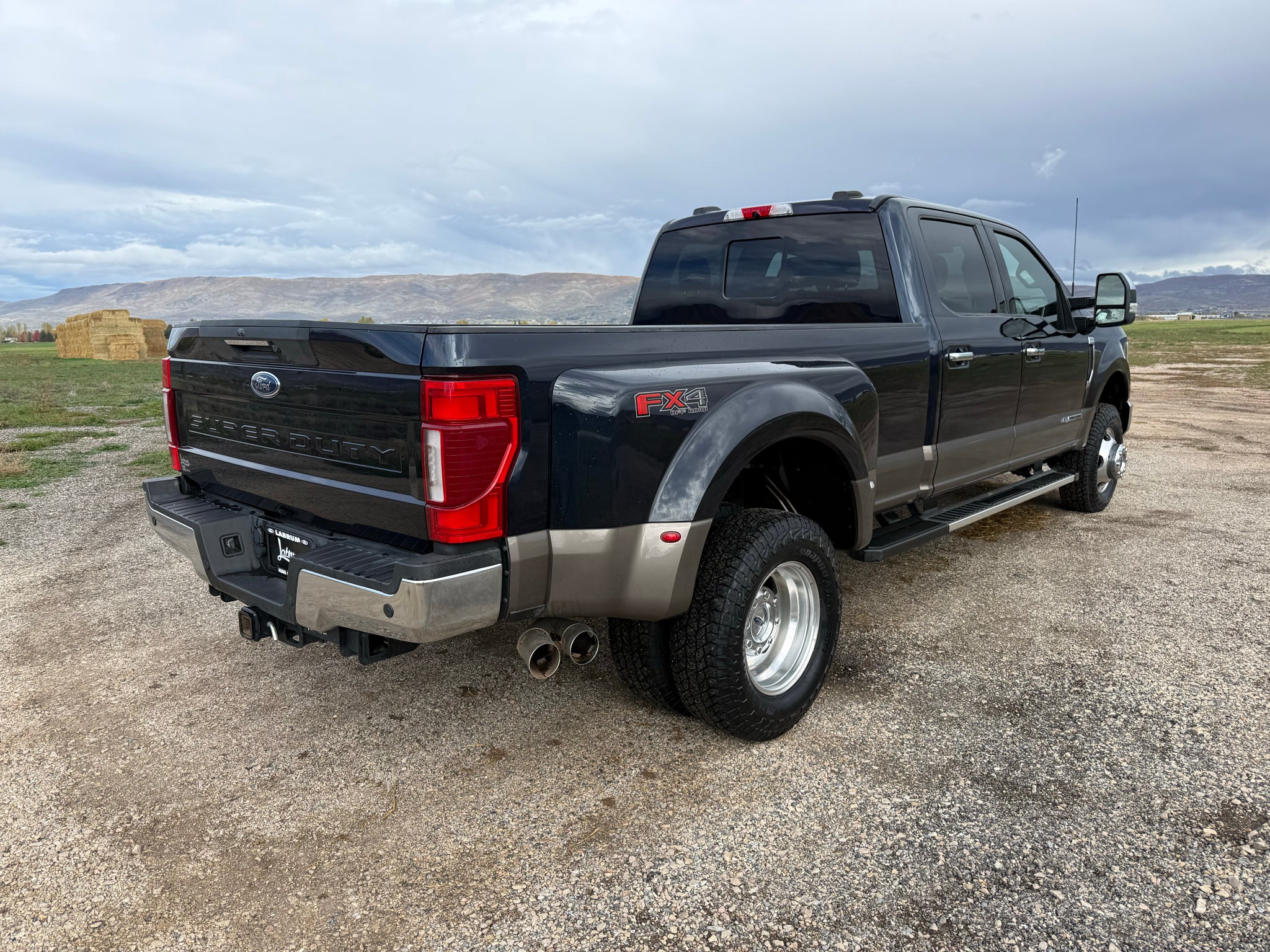 2022 Ford F-350 LARIAT