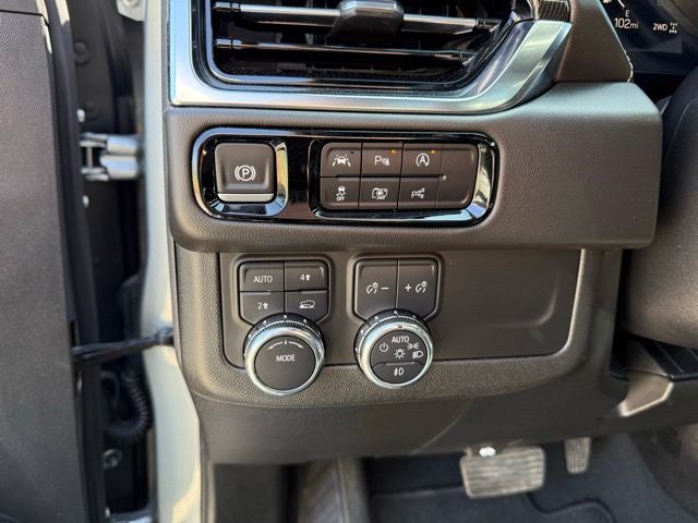 2025 GMC Yukon Elevation
