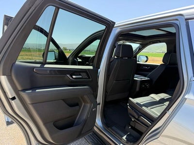 2025 GMC Yukon Elevation