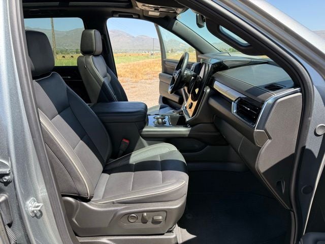 2025 GMC Yukon Elevation
