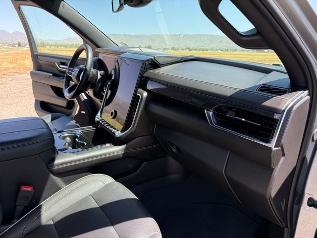 2025 GMC Yukon Elevation