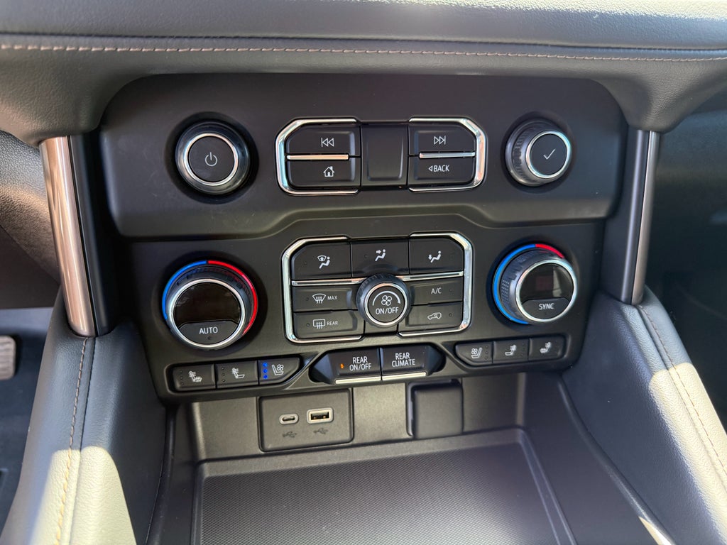 2021 Chevrolet Suburban High Country