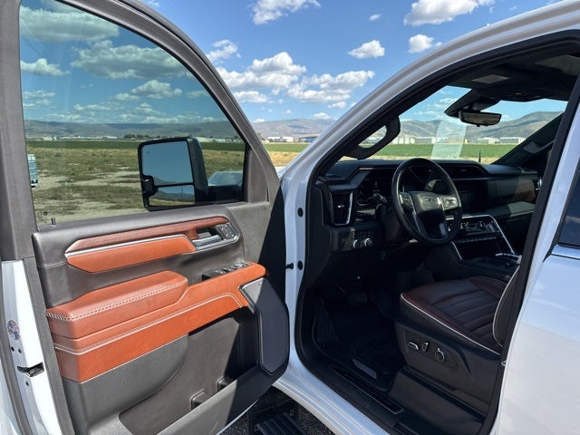 2024 GMC Sierra 3500HD Denali Ultimate