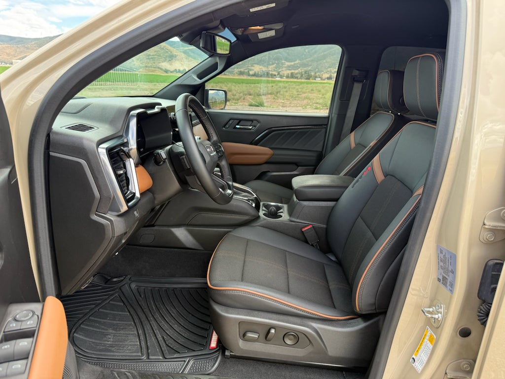 2024 GMC Canyon 4WD AT4