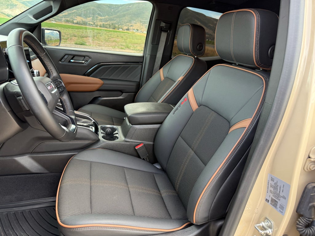 2024 GMC Canyon 4WD AT4