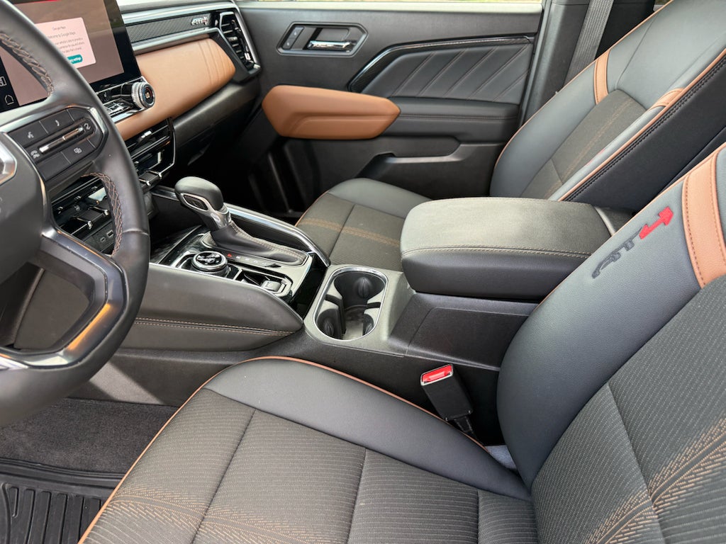 2024 GMC Canyon 4WD AT4