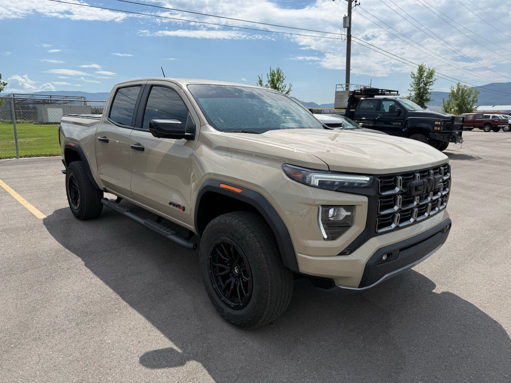 2024 GMC Canyon 4WD AT4