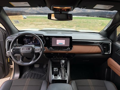 2024 GMC Canyon 4WD AT4