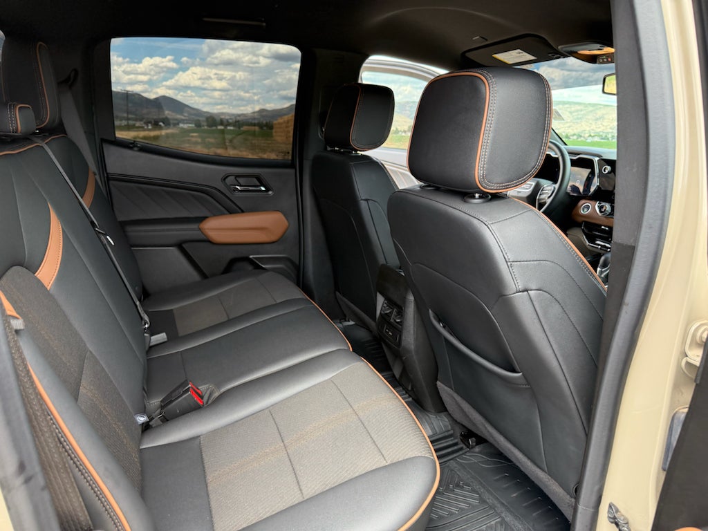 2024 GMC Canyon 4WD AT4