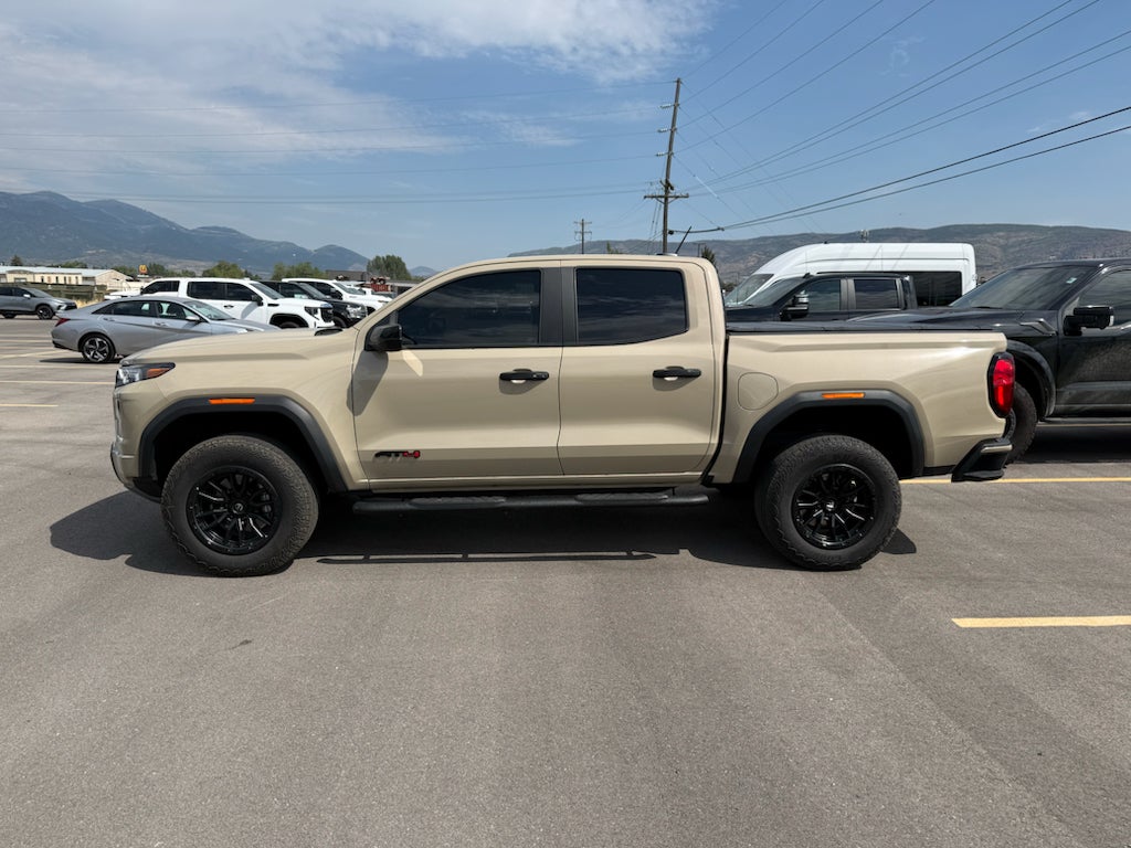 2024 GMC Canyon 4WD AT4
