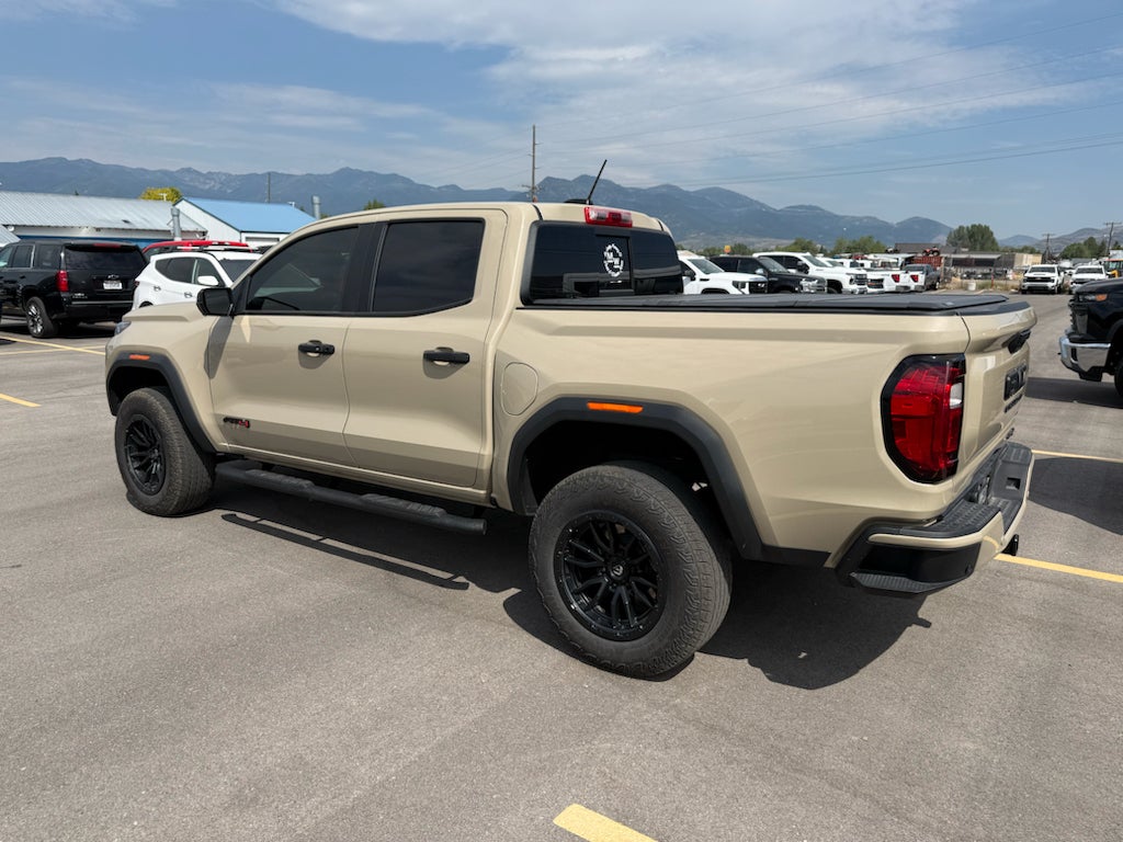 2024 GMC Canyon 4WD AT4
