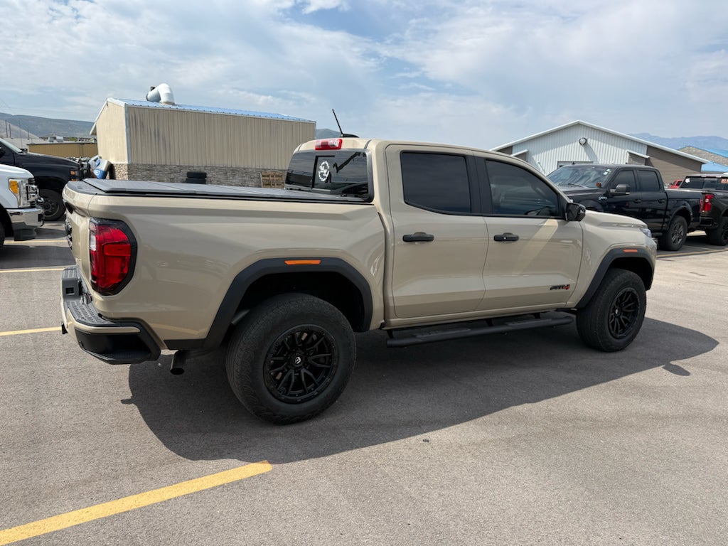 2024 GMC Canyon 4WD AT4